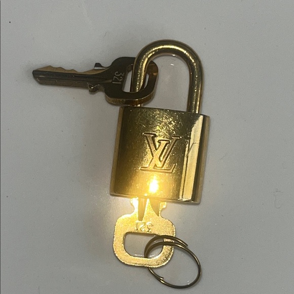 Louis Vuitton Luxurious Gold Padlock and Keys #321 - Picture 10 of 12